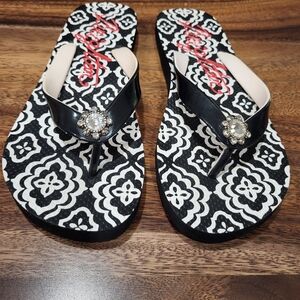NEW BRIGHTON FLIP FLOPS SZ 6 with rhinestone embellishment